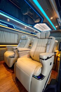 Sewa hiace luxury bogor premio 10 seat vip class