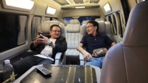 Sewa hiace luxury tangerang premio 10 seat vip class