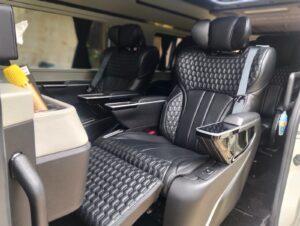 Sewa Hiace premio VIP
