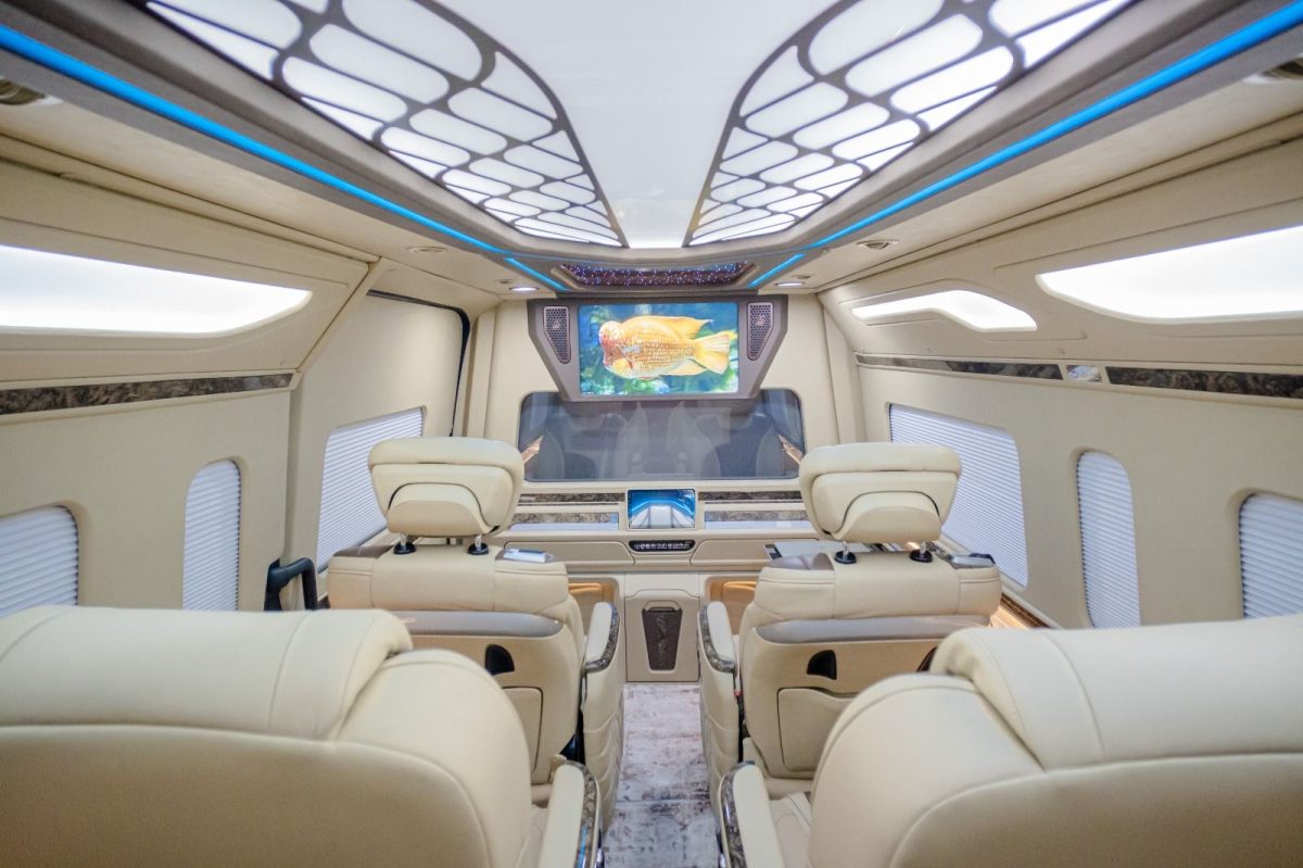 rental mobil hiace luxury