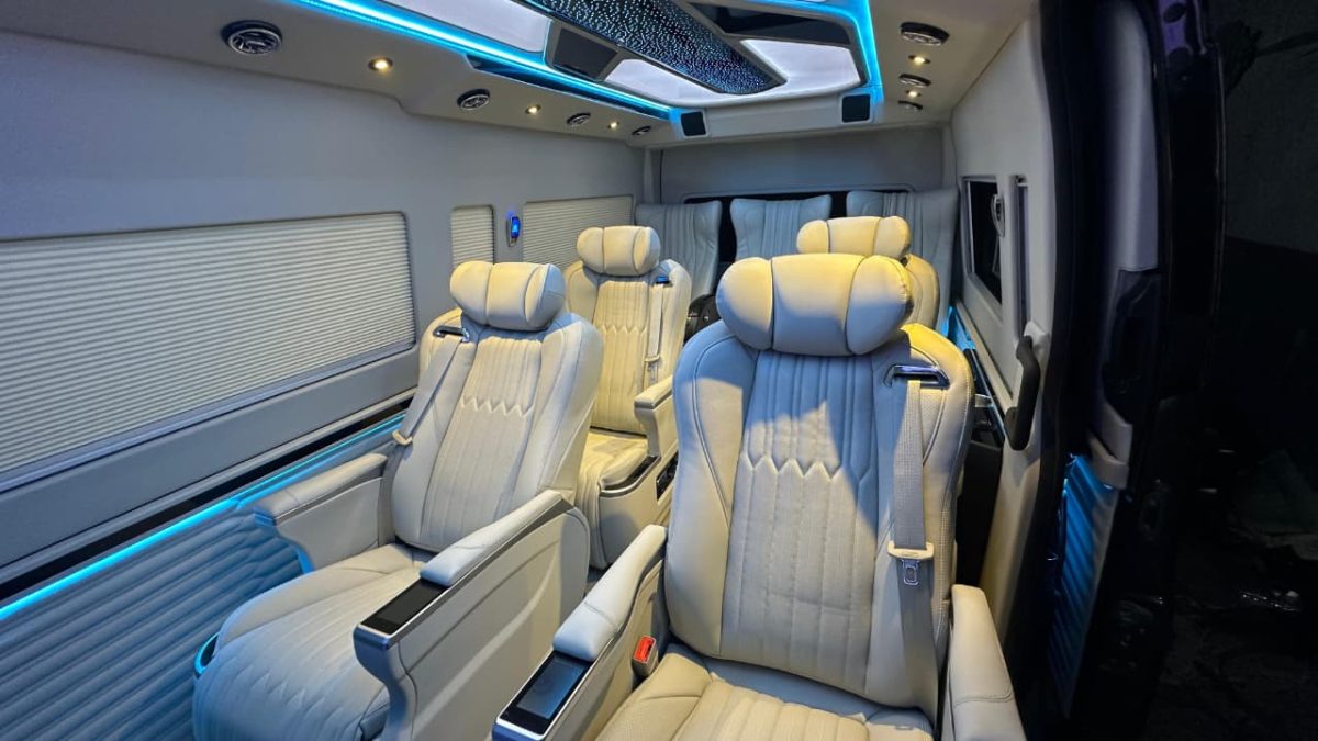 sewa hiace luxury jakarta