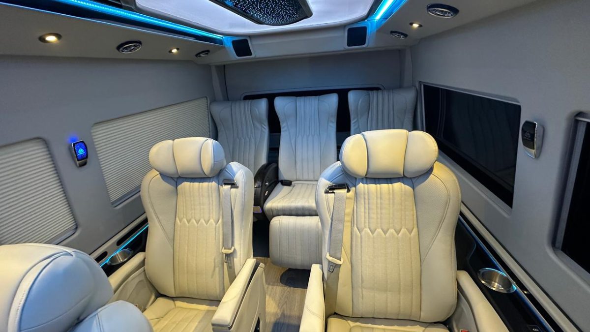 sewa Hiace premio Jakarta